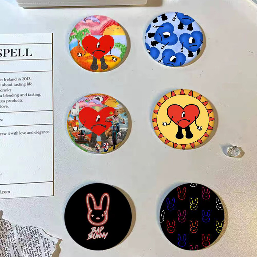 Bilibili Brosche Bad B-Bunny, Bunt, Verspielt - Bild 3