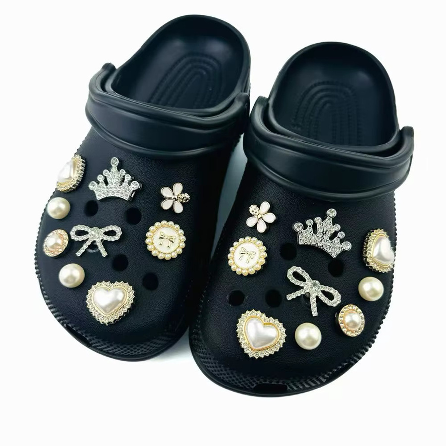FHLDING Schuhcharms-Set, 18-teilig, Diamanten, herzförmige Schleifen, Kronen, Perlen - Bild 2