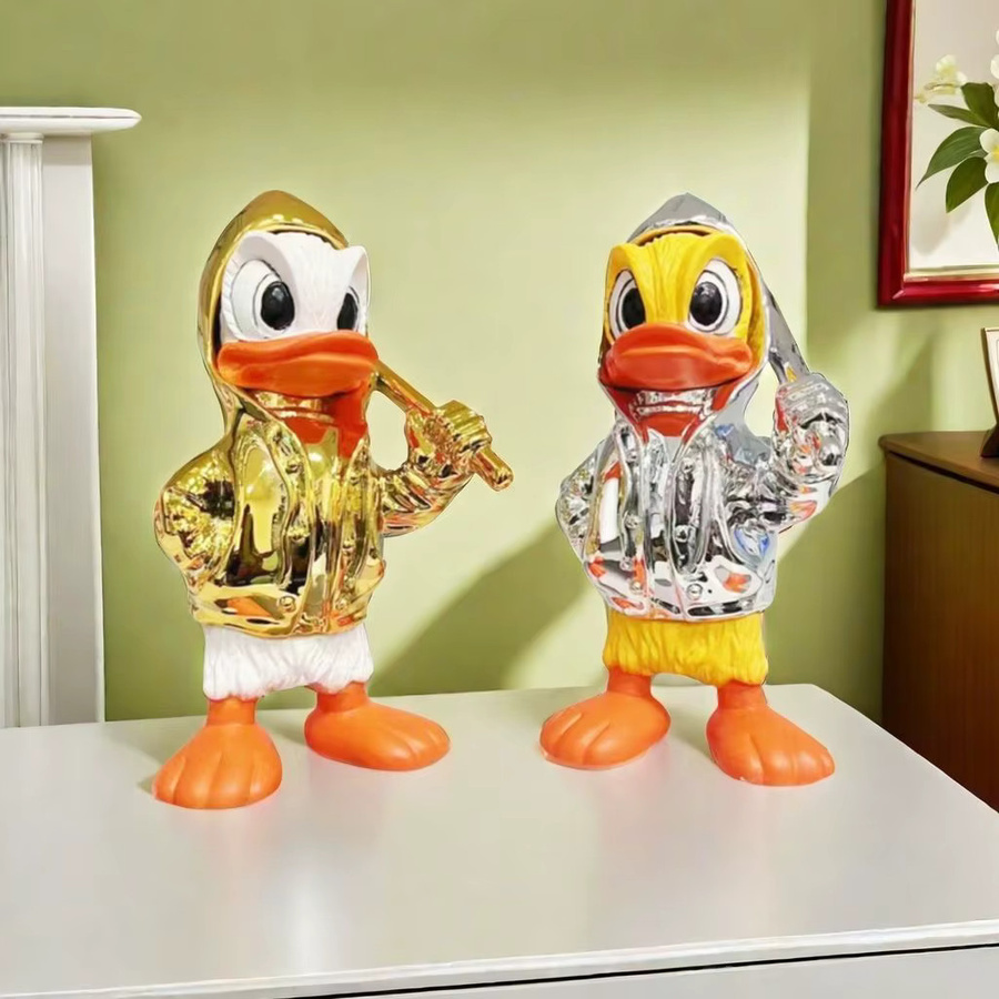 Potdemiel Donald Duck Statue Punk Baseball Spieler in Silber, Harz Modell Skulptur für Desktop Ornamente, Höhe: 18 cm - Bild 4