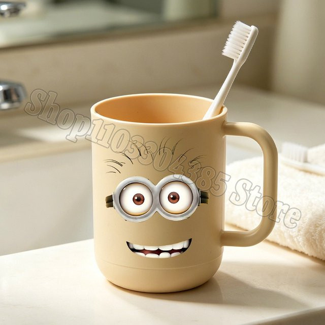 TAKARA TOMY Minions Zahnbürstenbecher für Kinder in Gelb aus Kunststoff - Bild 1