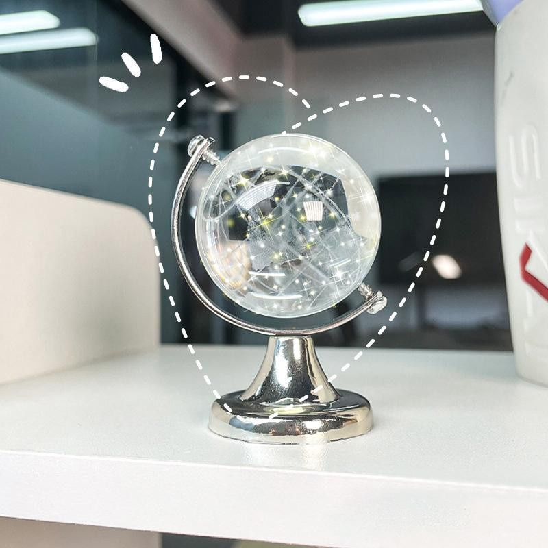 Mini Kristall Globus aus transparentem Glas als dekoratives Ornament für Büro und Wohnkultur - Bild 4