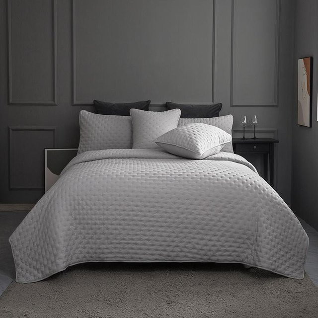 Yiran Furniture Gesteppte Tagesdecke mit 2 Kissenbezügen in Braun/Weiß, 3-teiliges Set, B: 220 cm, L: 240 cm - Bild 1