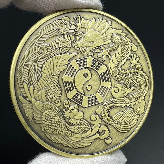 Antike Bronze-Taiji-Glücksmünze mit Drache und Phönix in Gold, Sammlerstück mit Acht-Diagramm-Motiv - Bild 1