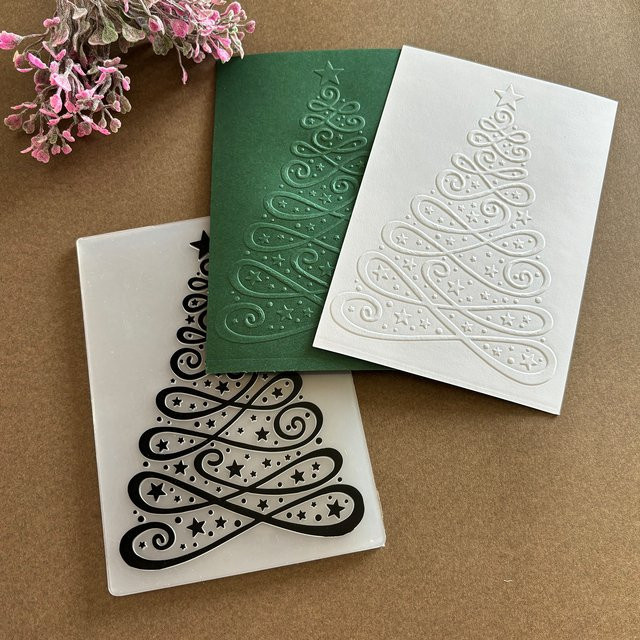 Strukturierter Bastelordner mit geprägten Weihnachtsbaumhintergründen für Karten, Collagen und Papierhandwerk - Bild 1