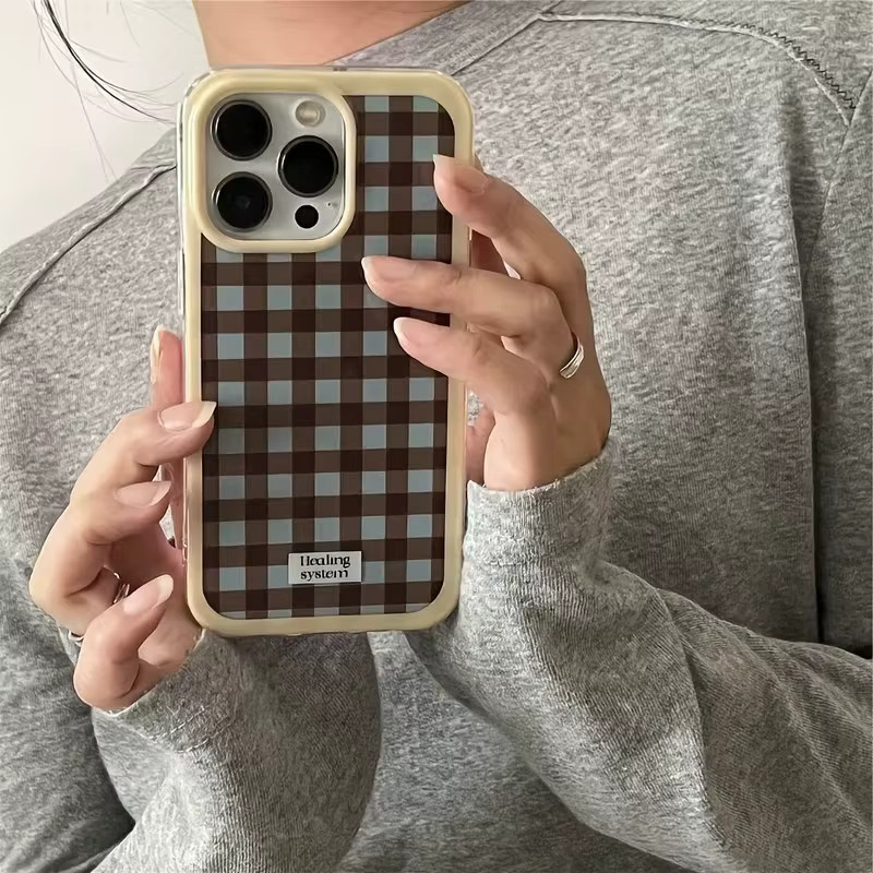 Karierte Handyhülle für Apple iPhone in Braun und Gelb als Soft Clear Cover - Bild 2