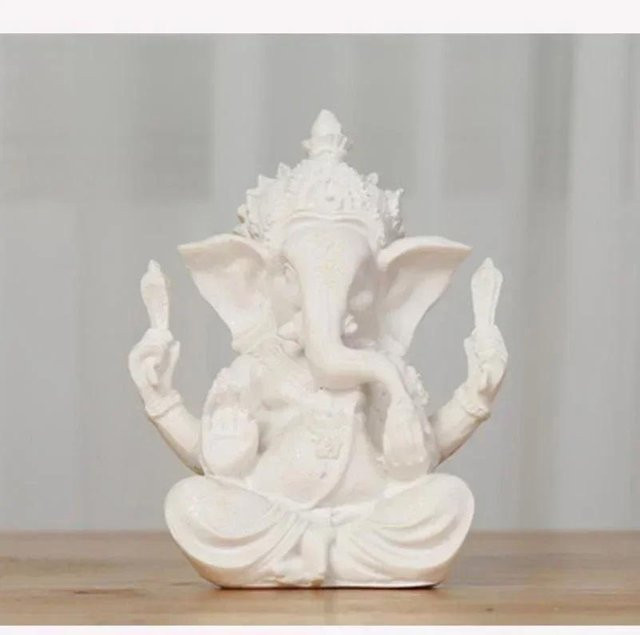 Handgemachte Buddha und Elefant Skulptur aus Sandstein-Optik für deine Wohnzimmer Dekoration - Bild 1