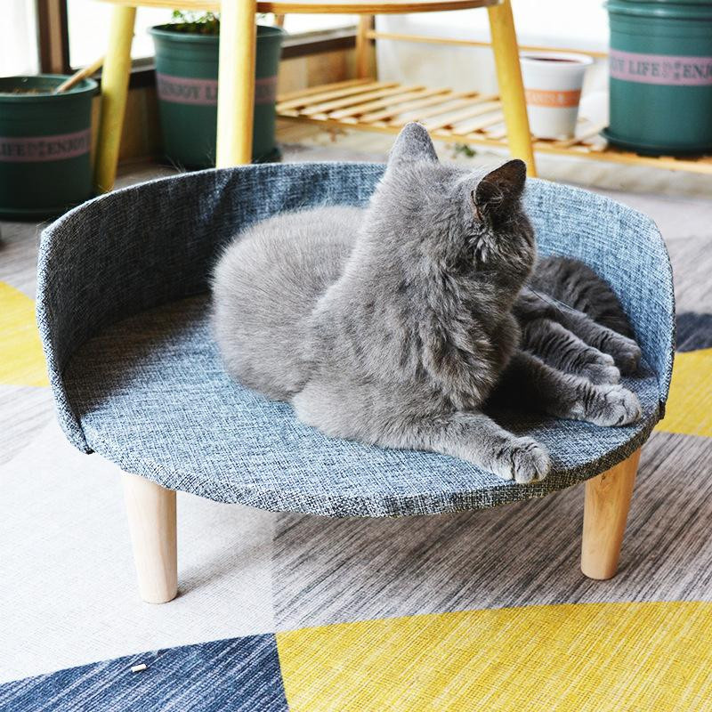 Haustiersofa für Katzen und Hunde aus Holz und Stoff in Grau/Silber, B/T/H: 40 x 40 x 21,5 cm - Bild 3