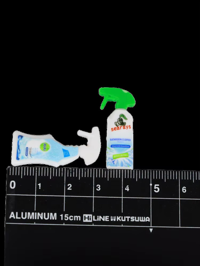 DIAPER&CORED Miniatur Simulations-Reinigungsmittel, Puppen-Zubehör, 2-teiliges Set - Bild 4
