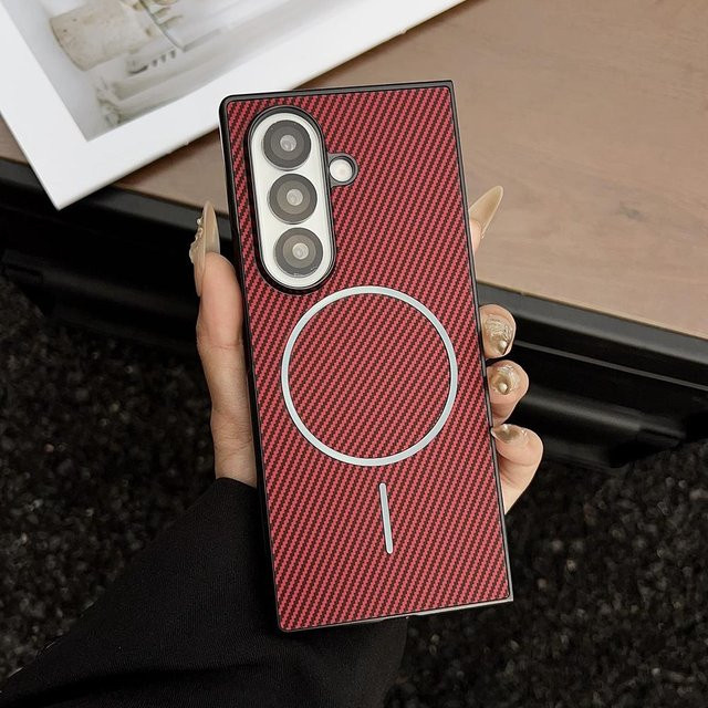 Samsung Galaxy Z Fold 7 6 5 4 3 Hülle mit Karbonfaser-Textur und Magnetfunktion in Rot - Bild 1