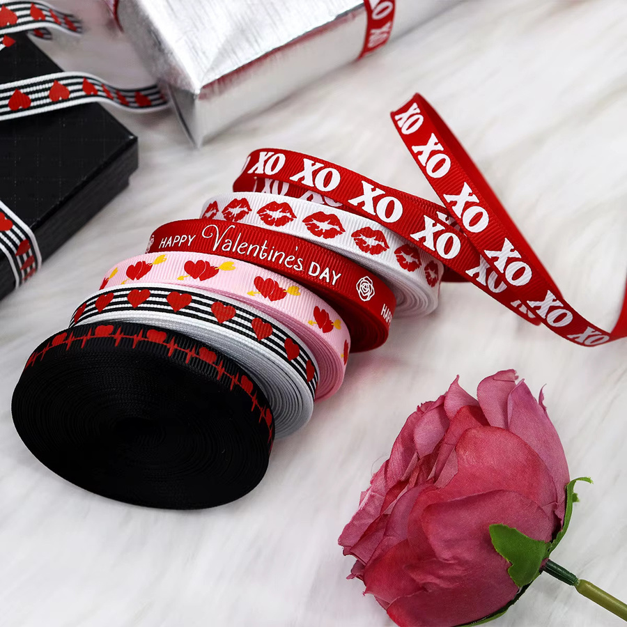 Geschenkverpackungsband Happy Valentine's Day für Dekoration und Bastelarbeiten, Farbe: Rot und Grün, Breite: 1 cm, Länge: 450 cm - Bild 2