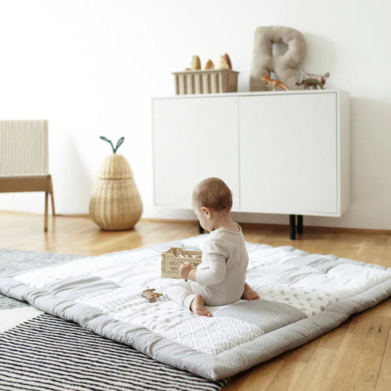 Emma & Noah Krabbeldecke Patchwork in Grau und Multicolour, gepolstert, B/T: 200 x 200 cm - Bild 3