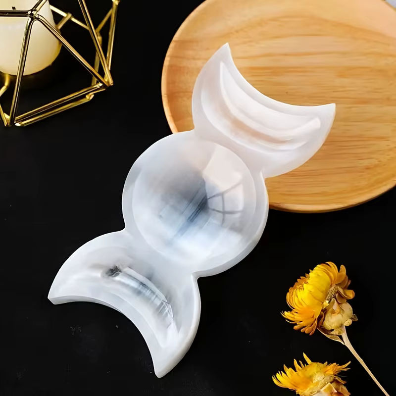 Selenit Mondgöttin Schale mit Dreifachmond Design in Weiß als Kristallschale für deine Dekoration - Bild 6