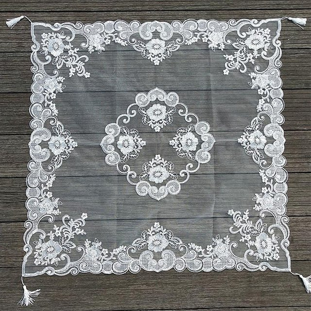 Runde Tischdecke mit europäischer Goldfadenstickerei und floralem Muster in Grau, Durchmesser: 85 cm - Bild 1
