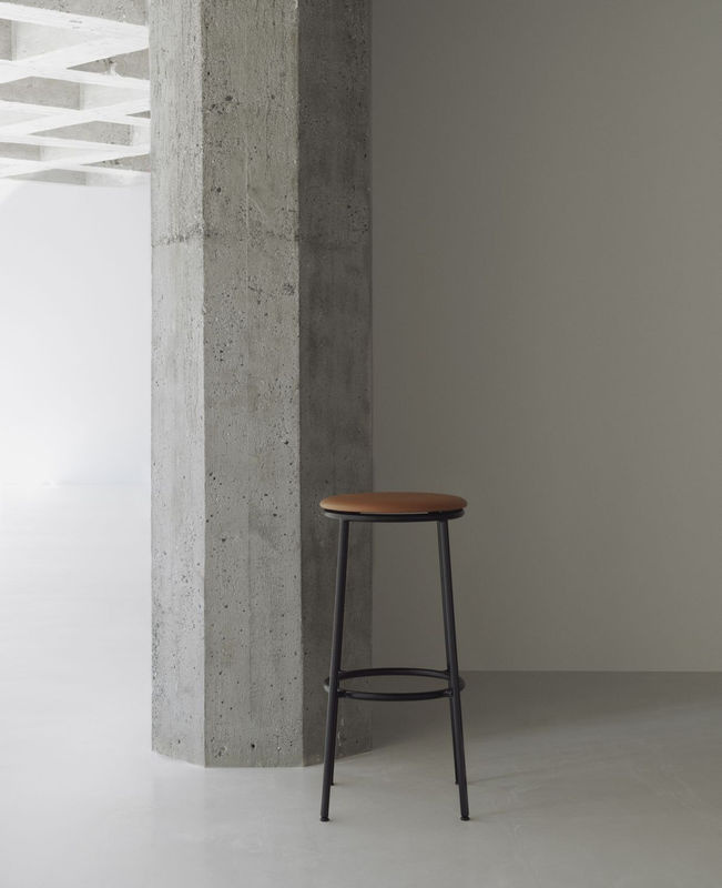 Normann Copenhagen Circa Barhocker in Braun im skandinavischen Design - Bild 3