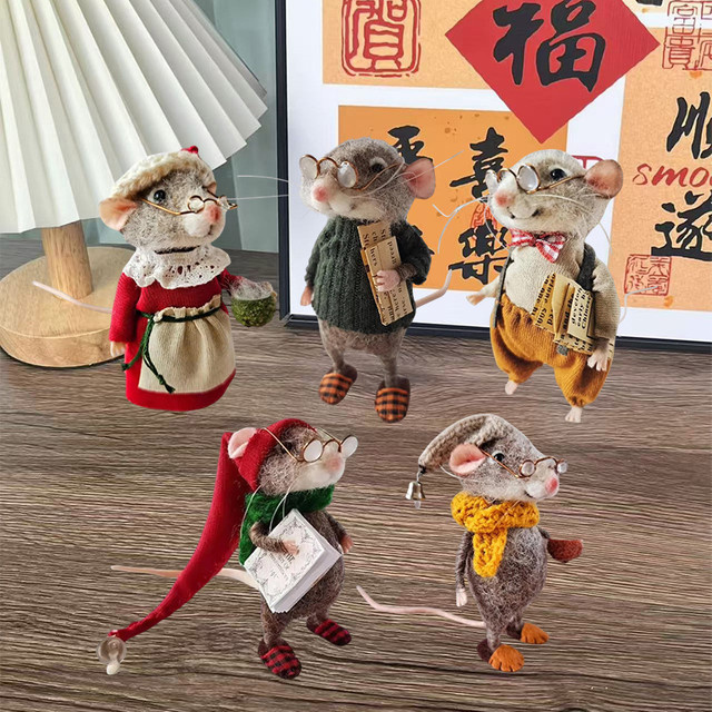 LUSQI DIY Filz-Bastelset für ein buntes Weihnachts-Maus-Ornament zur Dekoration - Bild 1