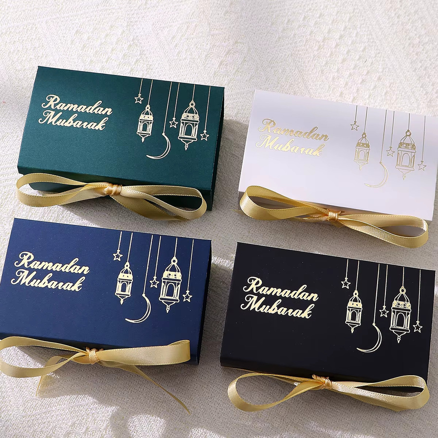 10 Ramadan Eid Süßigkeitenboxen aus Papier mit goldenen Laternen- und Monddesigns in Gold und Weiß inklusive Bändern - Bild 1