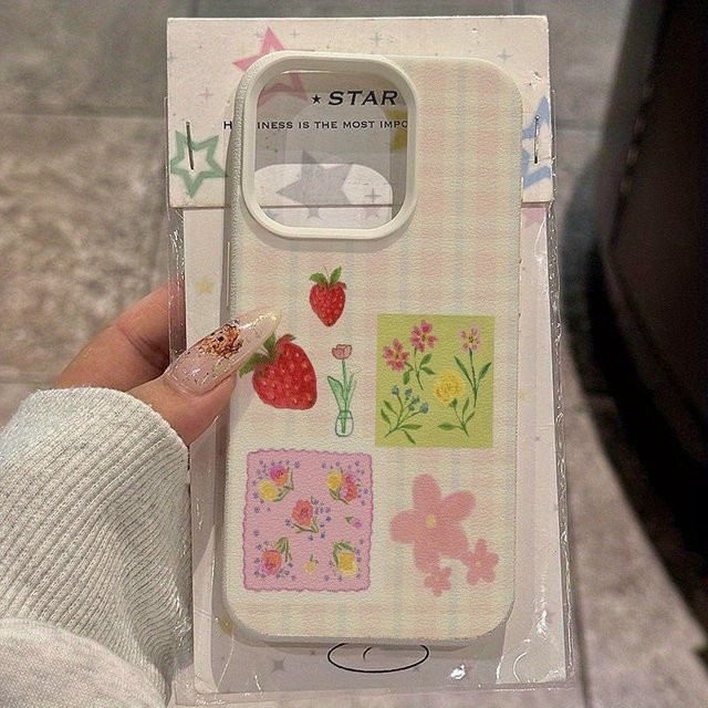 Handyhülle mit Erdbeerkaromuster für Apple iPhone 17, 16, 15 Pro, Pro Max, Plus in Beige und Multicolour - Bild 1