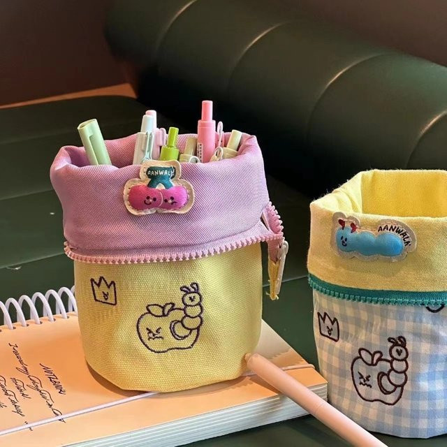 Minimalistische vertikale Flip-Federtasche mit großer Kapazität in Multicolour für Teenager und Schule - Bild 1