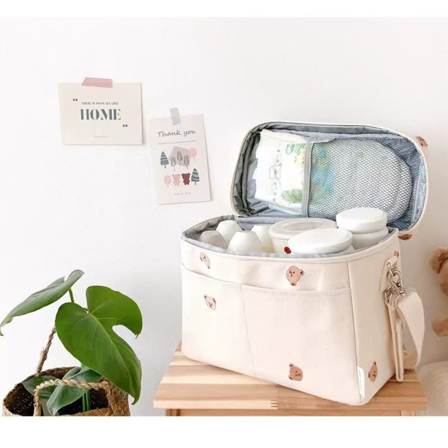 Wasserdichte Baby Wickeltasche mit Isolierung für Flaschen und Windeln in Weiß - Bild 3