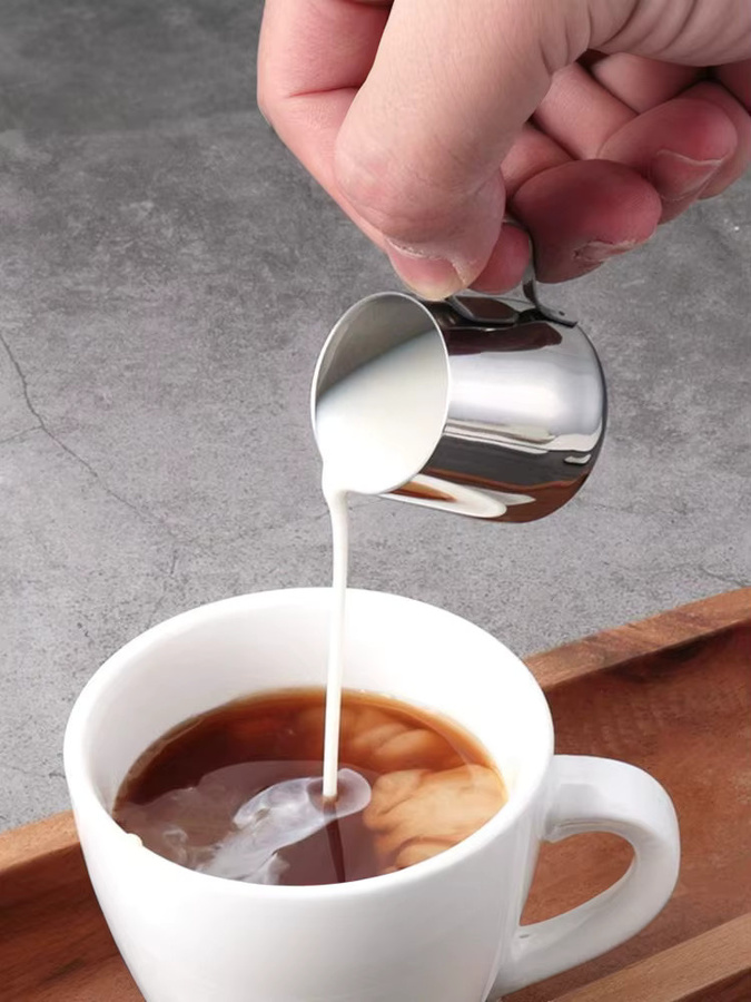 Edelstahl Mini Milchkrug mit Blumenmuster in Silber für Kaffee und zum Milchaufschäumen - Bild 4