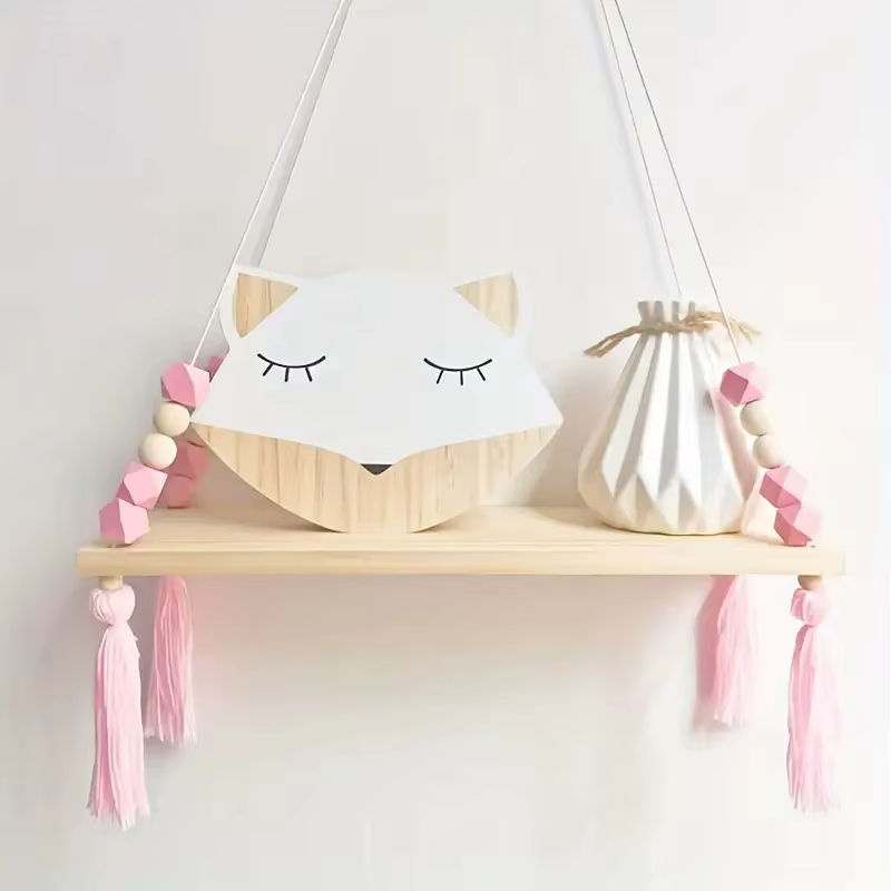 Hängendes Makramee-Wandregal in Rosa im Bohemian-Stil aus Holz und Textil für das Kinderzimmer - Bild 3