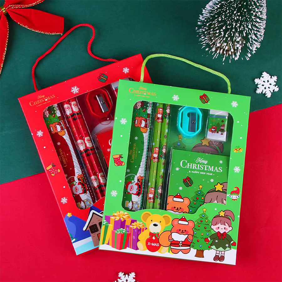 Weihnachten Schreibwaren Set mit Bleistiften, Spitzern und Radiergummis in Grün und Multicolour, 6-teiliges Kawaii Schulset für Kinder - Bild 4