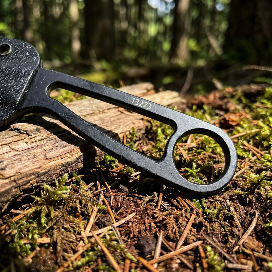 Multifunktionales Outdoor-Messer mit feststehender Klinge aus D2-Stahl und weißem Stahlgriff für Camping, Backpacking und EDC - Bild 3