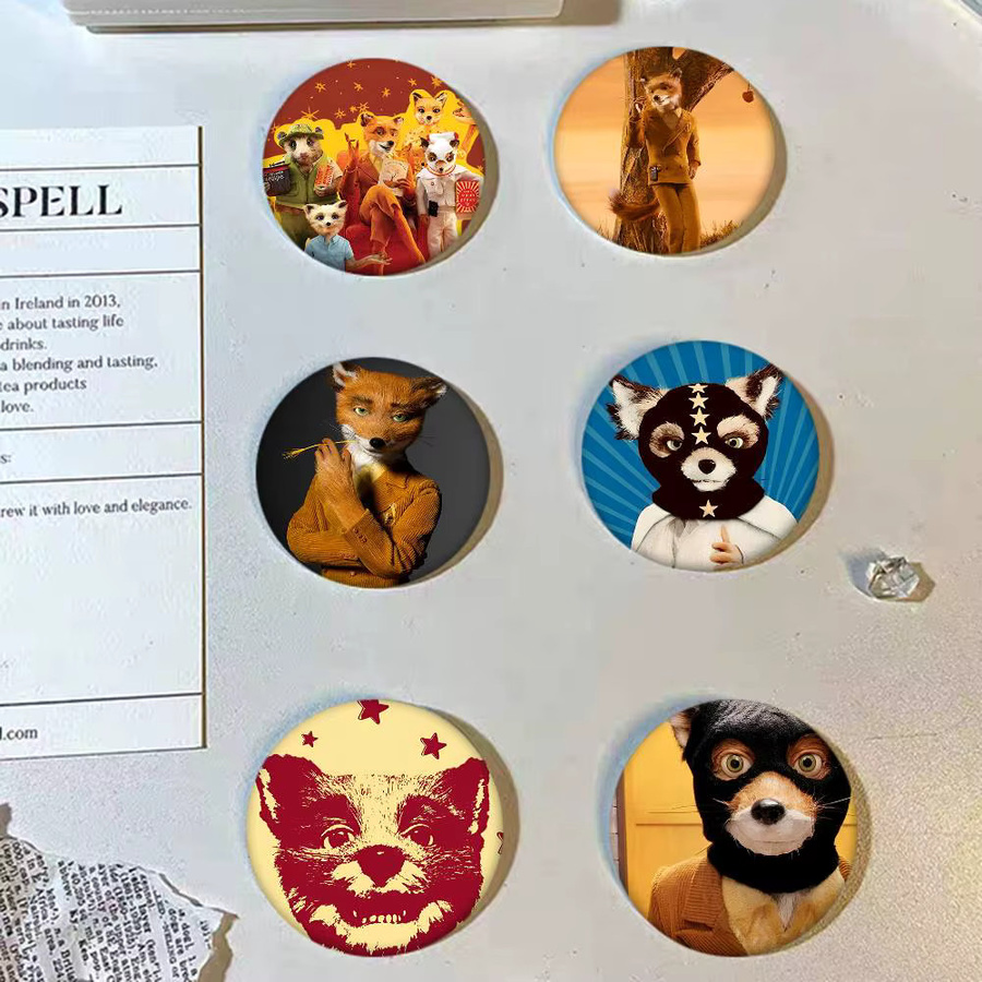Mesuca Brosche, F-Fantastic Mr F-FoX, Rundes Abzeichen - Bild 3