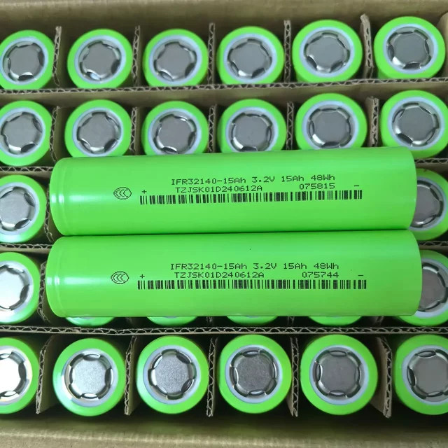 Eve Lifepo4-Batteriezelle 32140 mit 15 Ah und 3,2 V für den Akkuaufbau in Grün - Bild 1