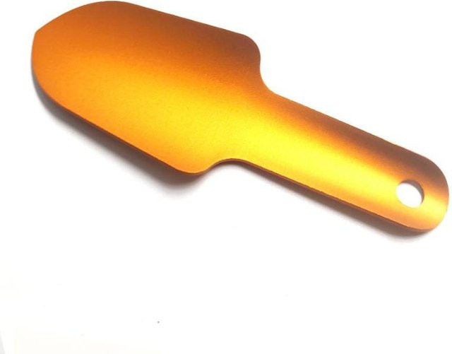 Ultraleichte Trekking-Schaufel XYKK01 aus Aluminium in Gold und Orange mit langem Griff als kompaktes Multitool für Camping und Outdoor-Reisen - Bild 1