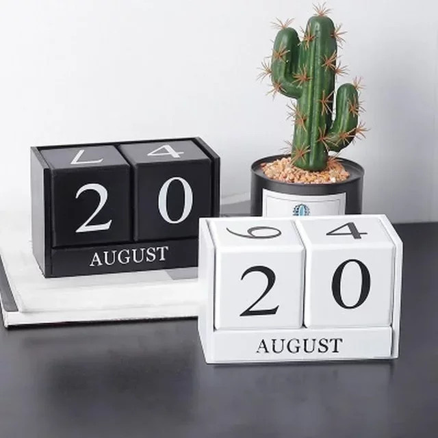 Vintage Holz Kalender Cube in Pink für deinen Schreibtisch als minimalistische Dekoration - Bild 1
