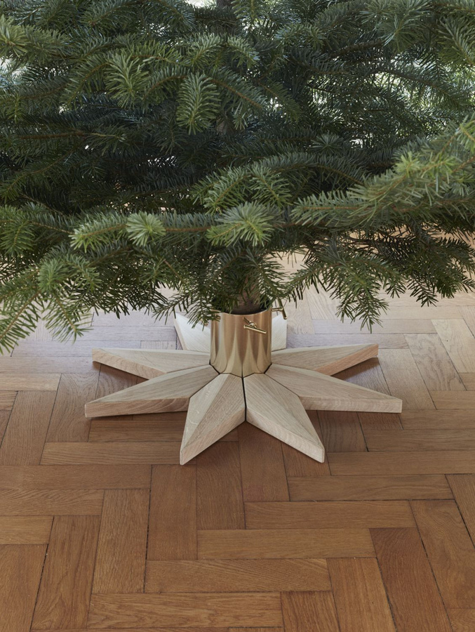 Skagerak By Fritz Hansen Stella Weihnachtsbaumständer aus Holz in Braun und Gold - Bild 2