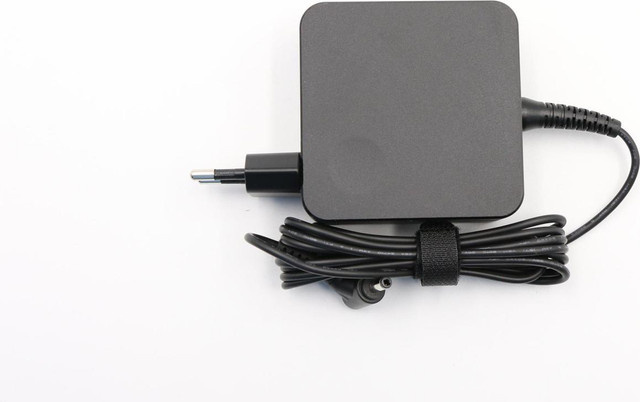 Lenovo AC Adapter Netzteil Schwarz 20V 3,25A 01FR142 - Bild 1