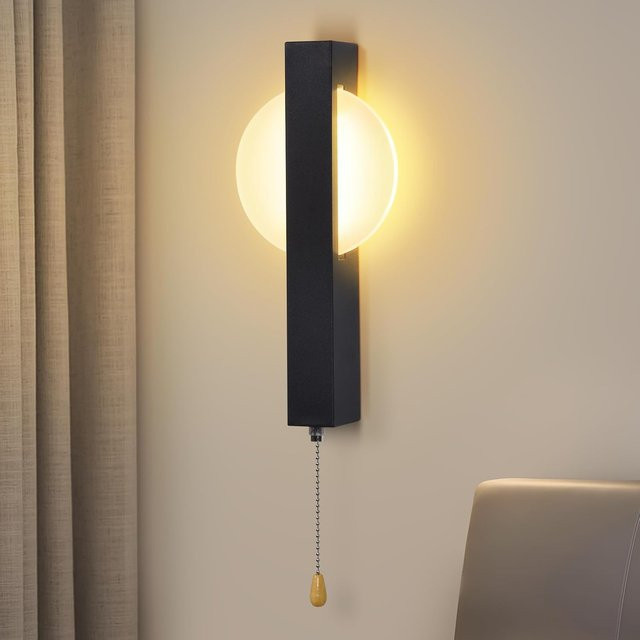 Moderne LED-Wandlampe in Schwarz mit Zugschalter, runde Wandleuchte aus Metall und Kunststoff für Wohnzimmer, Flur und Schlafzimmer, 6 W, Warmweiß 3000 K - Bild 1
