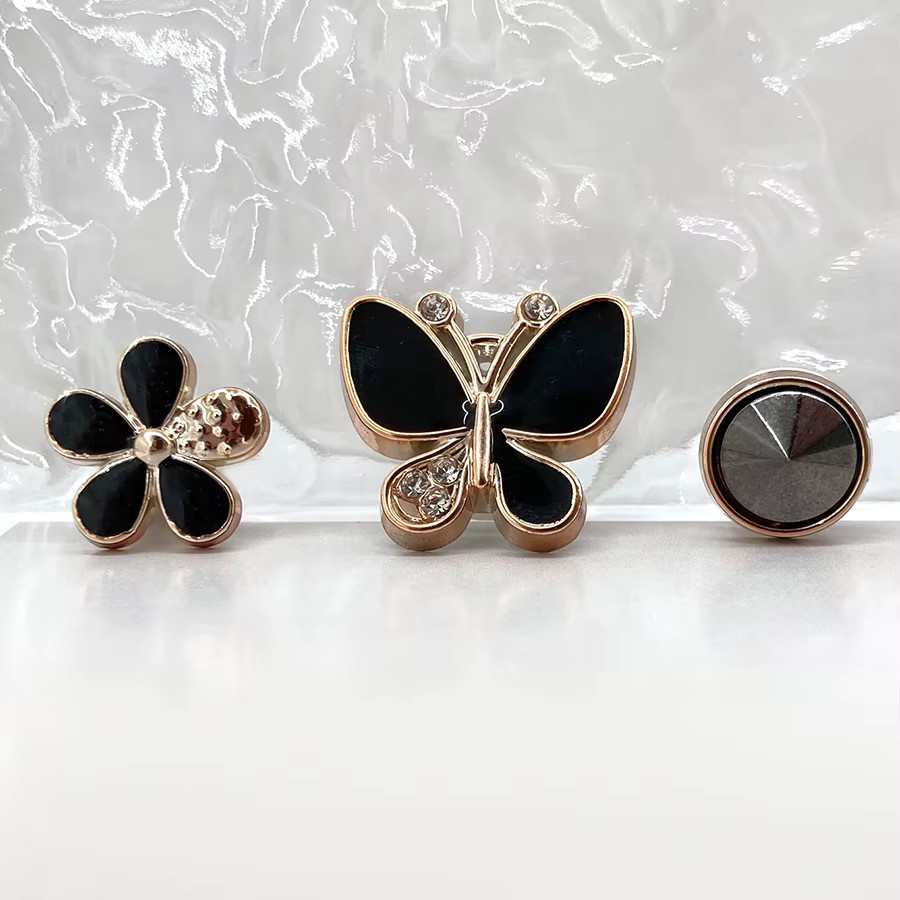 Schwarze Schmetterlings-ABS-Perlenketten, Schuhdekorations-Charms, 14 Stück - Bild 2