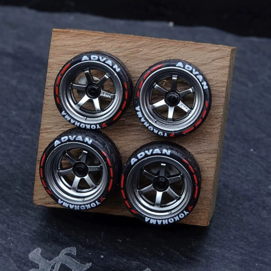 PuffStudio Modifizierte Plug-in-Nabe, Automodell-Zubehör, 1:64, Weiß - Bild 1