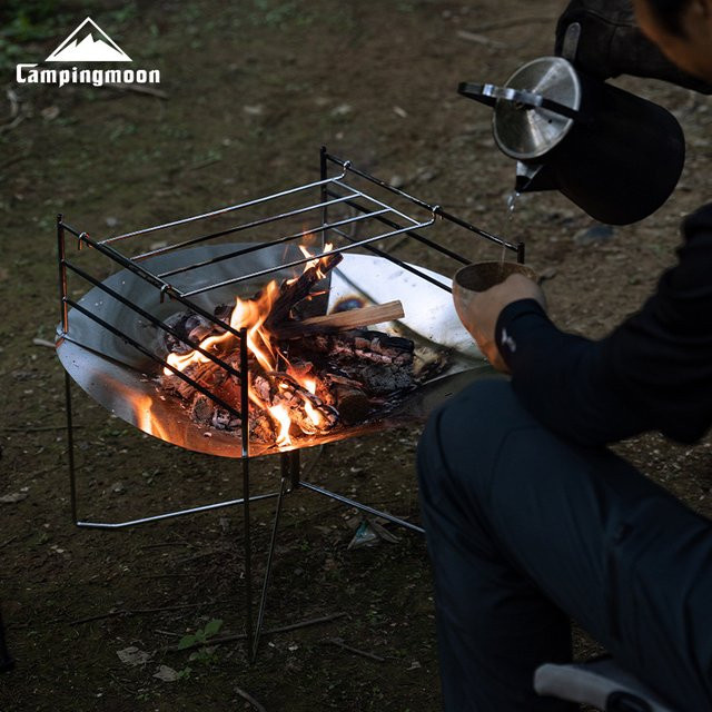 CAMPINGMOON SOLO-A3 Edelstahl-Feuertisch mit drei verstellbaren Brücken, tragbarer und faltbarer Camping-Grill in Silber - Bild 1