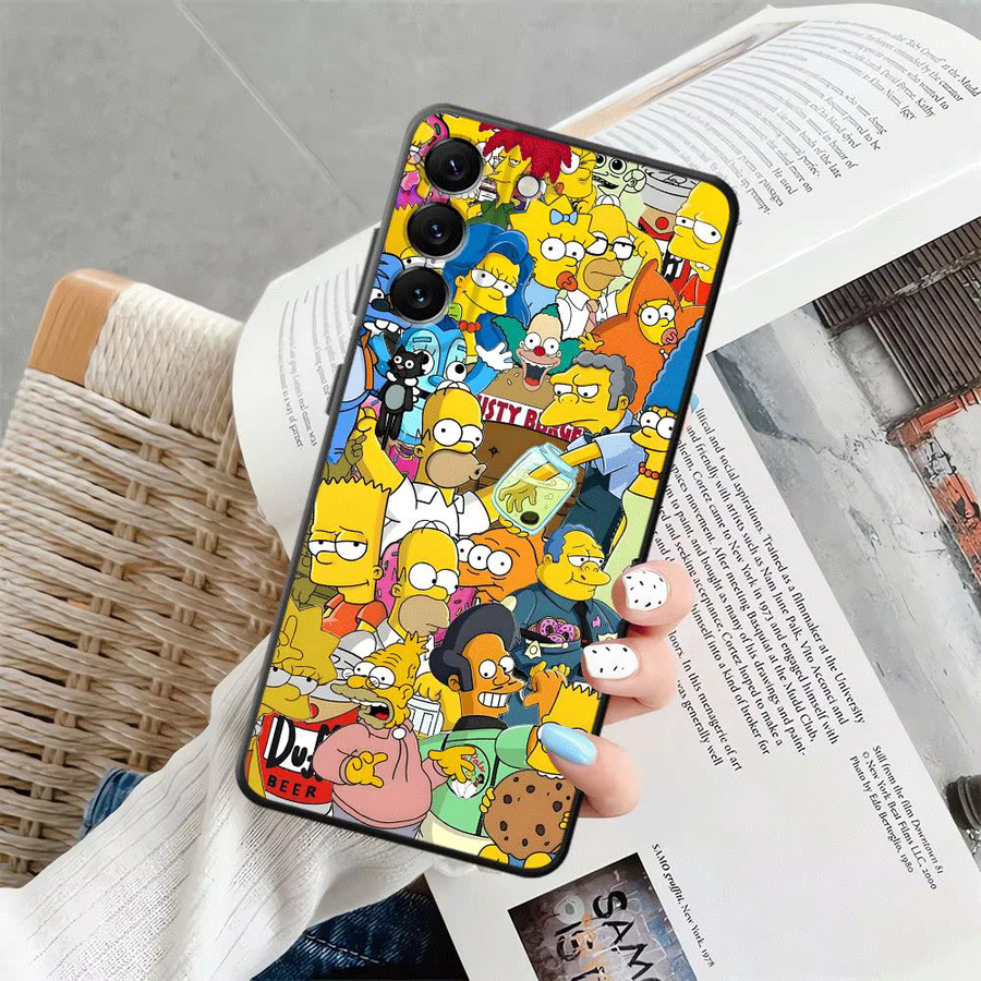 Weiche Handyhülle mit Die Simpsons Cartoon Motiv in Schwarz für Samsung Galaxy Modelle (A05, A70, A40, A16, A06, A17, A50, A20, A13, A15, A04, A12) - Bild 2