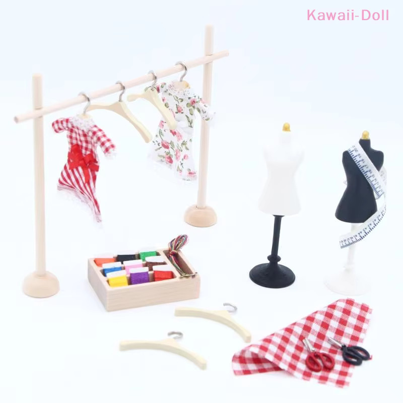 DIAPER&CORED Puppenhaus Miniatur-Schneiderpuppe-Set, 1-teiliges Set, 1:12 Maßstab - Bild 2