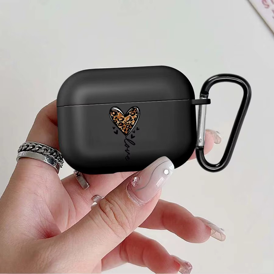 Schutzhülle mit Leoparden- und Herzmuster für Apple AirPods Pro in Schwarz - Bild 2