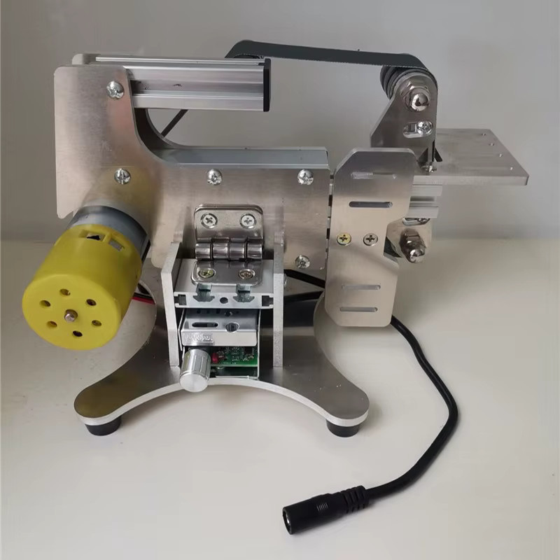 Multifunktionaler Mini-Bandschleifer als Desktop-Poliermaschine für DIY-Projekte in Silber - Bild 3
