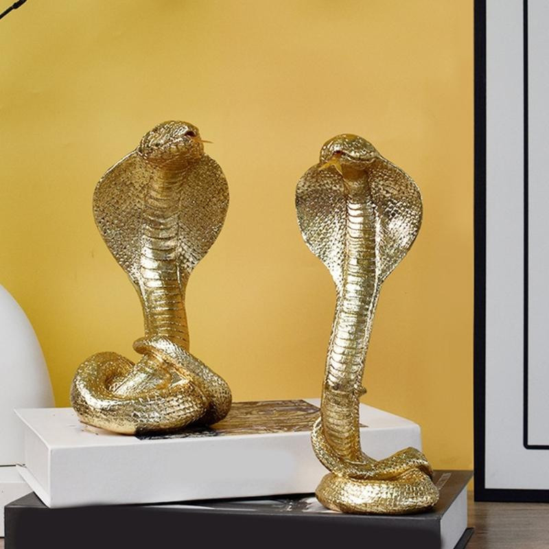Retro Kobra Skulptur aus Harz in Gold als dekorative Schlangenstatue für dein Tischmittelstück - Bild 3