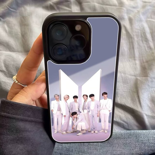 BTS KPOP Handyhülle für iPhone 11 bis iPhone 17 Pro Max aus PC und TPU in Multicolour im Y2K Luxus Design - Bild 1