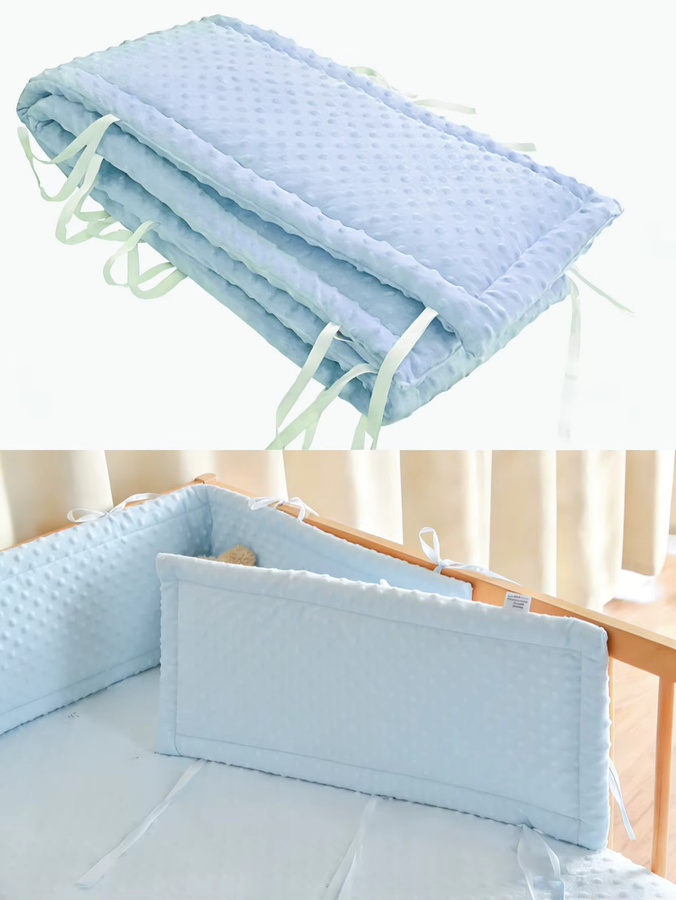 Insular Babybett-Umrandungsschutz aus Baumwolle mit verstärktem Rauschschutz für dein Babyzimmer in Pink oder Blau - Bild 1