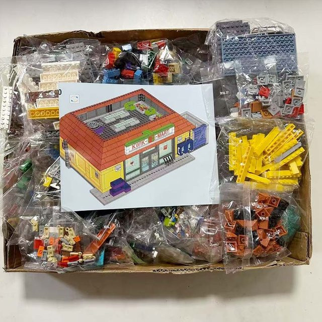 LEGO The Simpsons Kwik E Mart Store, Bausteine Modell, 2179 Teile - Bild 1