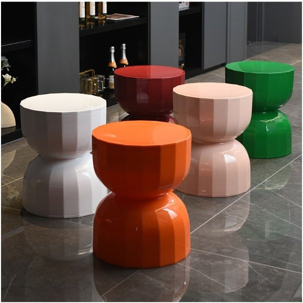 LIUSHADUOLA Designer Couchtisch im skandinavischen Stil, roter Hocker für kleine Wohnungen - Bild 1