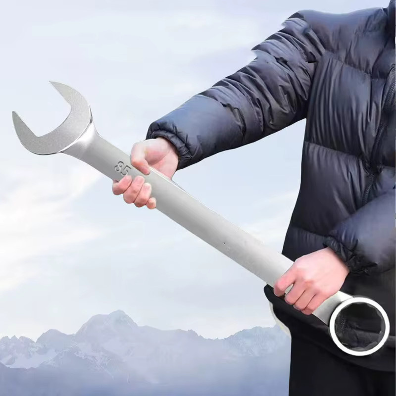 Doppelkopf-Kastenschlüssel in Silber zur Selbstverteidigung und als Doppelzweckschlüssel - Bild 4