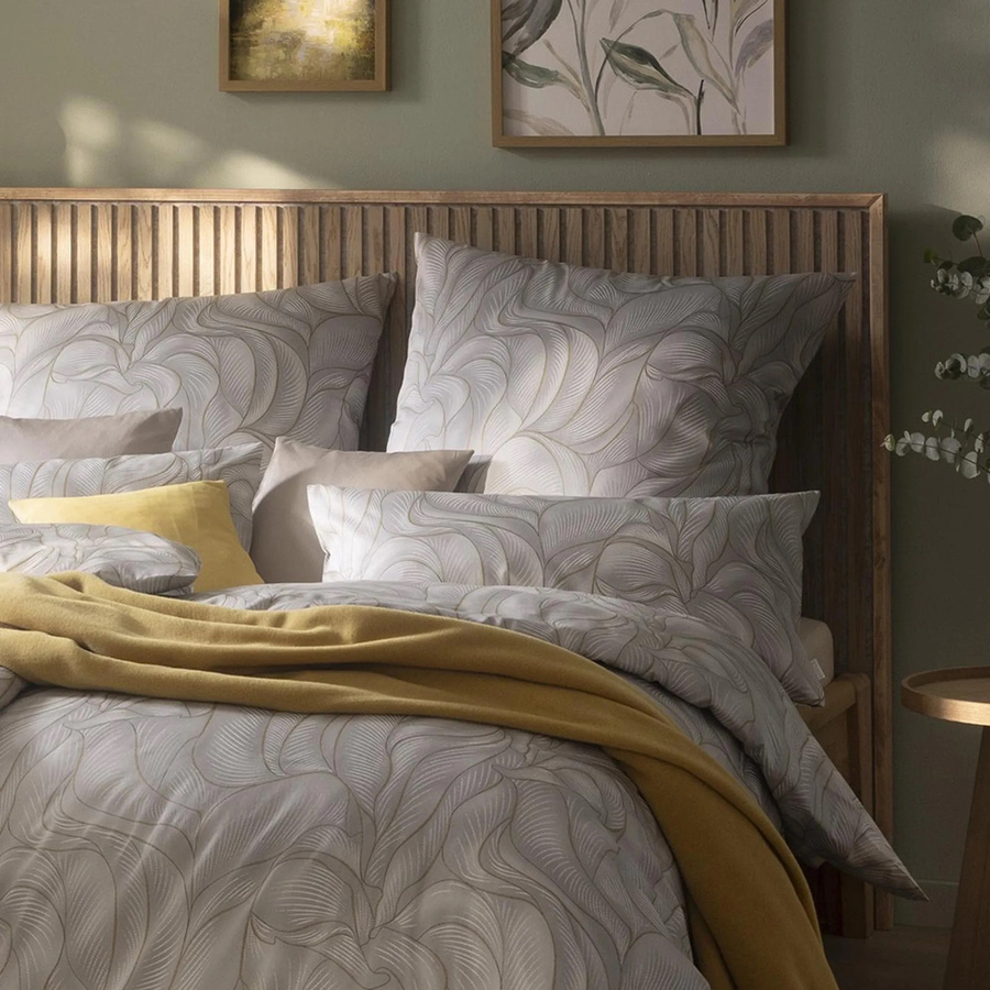 Estella Mako-Satin Bettwäsche Hilda Silber Blätter Abstrakt, Set aus Bettbezug und Kissenbezug, B/H: 155 x 220 cm, Kissen: 80 x 80 cm - Bild 1