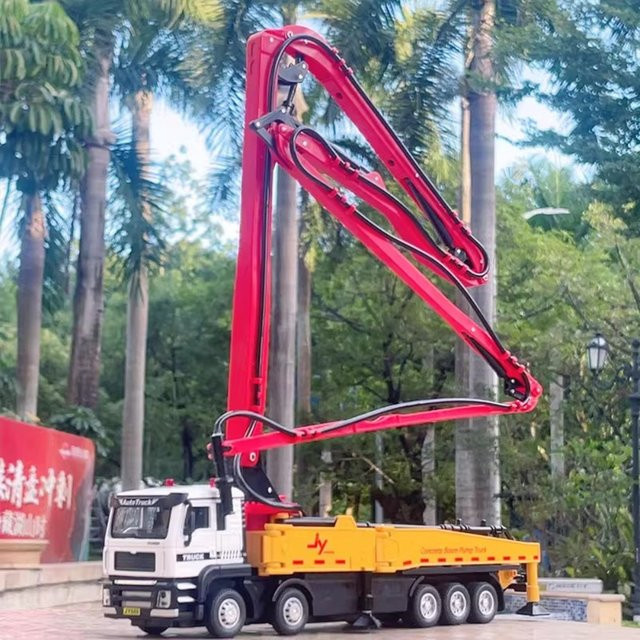 HAOCHI Zementpumpe LKW Container Transport, Modell, 1:32, mit Sound und Licht - Bild 1