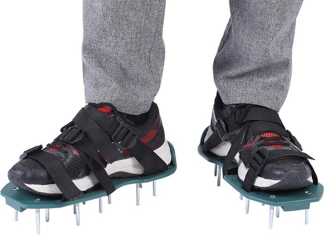 CosyHome Rasenbelüfter-Sandalen mit 3 Riemen und Schnalle in Schwarz und Grün - Bild 1